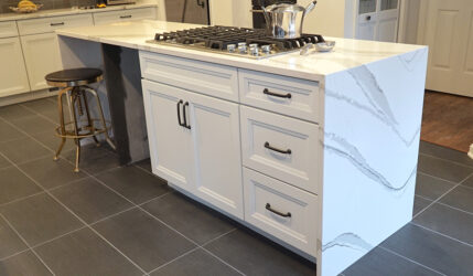 Kitchens-with-cooking-islands[1]